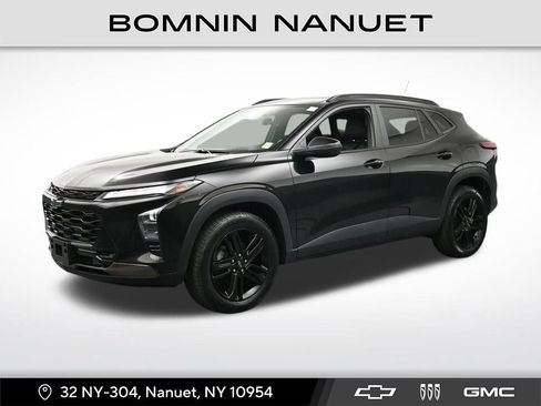 Used 2024 Chevrolet Trax ACTIV w/ Sunroof Package FWD image 1