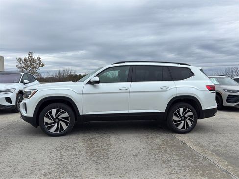 New 2026 Volkswagen Atlas SE image 8