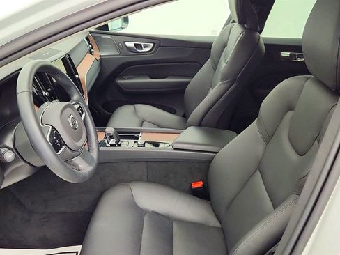 Used 2024 Volvo XC60 B5 Plus w/ Protection Package Premier image 21