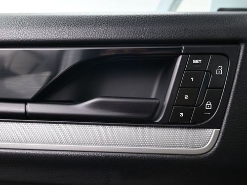 New 2026 Porsche Cayenne S image 18