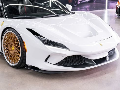 Used 2022 Ferrari F8 Tributo RWD image 3