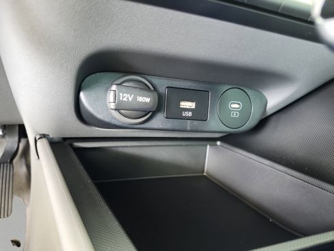 Used 2025 Hyundai Elantra SE FWD image 27