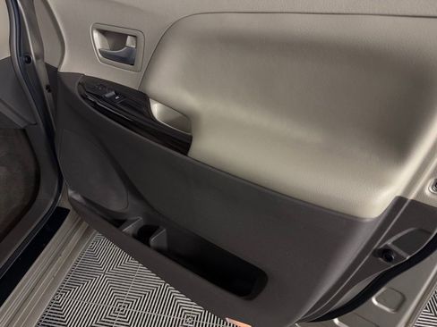 Used 2016 Toyota Sienna XLE w/ XLE Navigation Package image 34