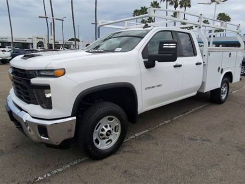 Used 2024 Chevrolet Silverado 2500 W/T w/ WT Convenience Package image 4