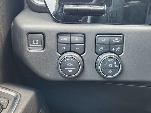 Used 2023 Chevrolet Silverado 1500 High Country w/ Technology Package AWD/4WD image 24