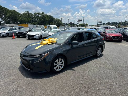 Used 2025 Toyota Corolla LE FWD image 26