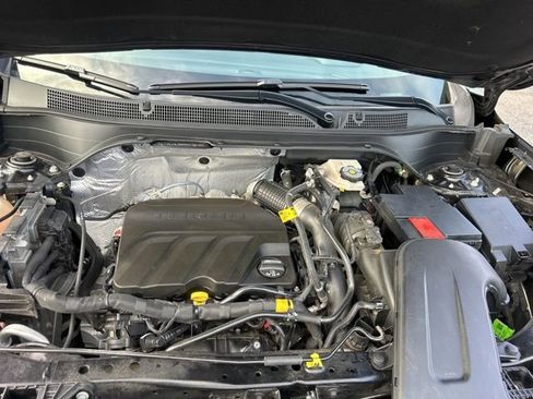 Used 2024 Chevrolet Trax LT w/ Driver Confidence Package image 31