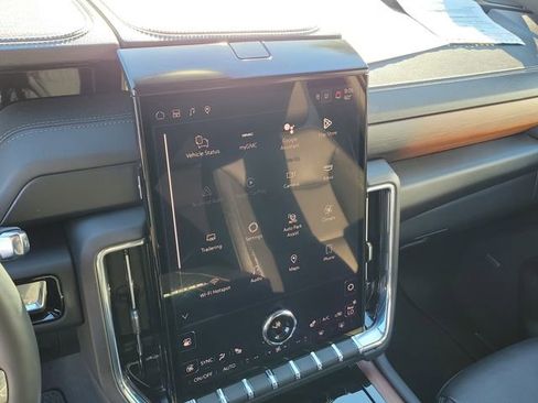 Certified 2025 GMC Yukon XL Denali image 33