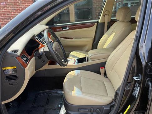 Used 2014 Hyundai Genesis 3.8 RWD image 22