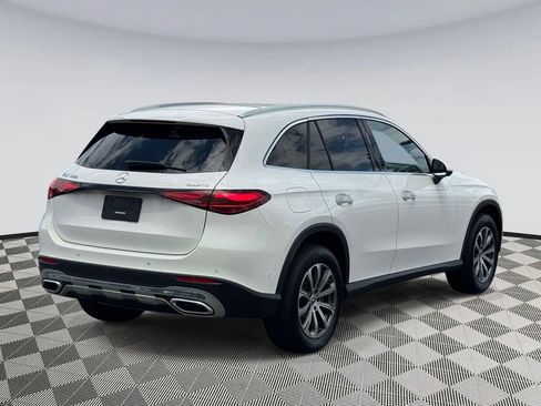 Used 2024 Mercedes-Benz GLC 300 4MATIC image 2