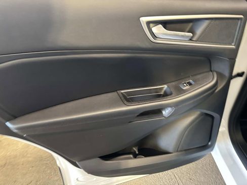 Used 2024 Ford Edge SEL w/ Convenience Package image 11