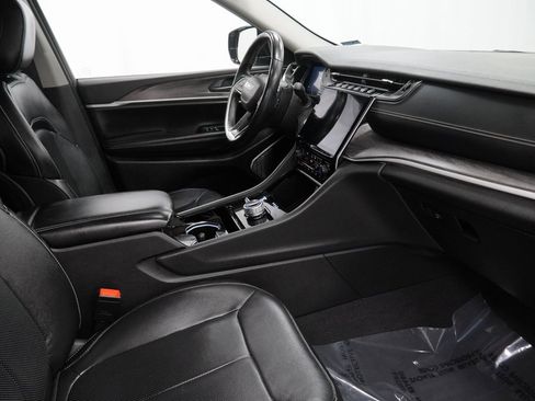 Certified 2022 Jeep Grand Cherokee Limited w/ Luxury Tech Group II image 48