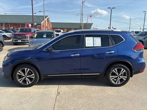 Used 2017 Nissan Rogue SL w/ SL Premium Package image 4