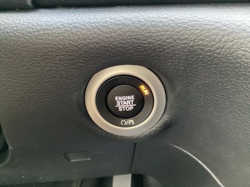 New 2026 Chrysler Pacifica Limited image 35