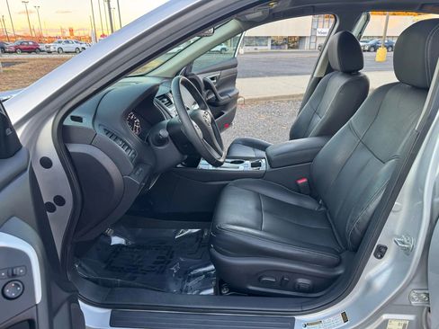 Used 2016 Nissan Altima 2.5 SL w/ 2.5 Technology Package image 9