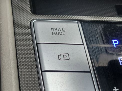 Certified 2024 Hyundai Elantra SEL w/ Convenience Package image 17