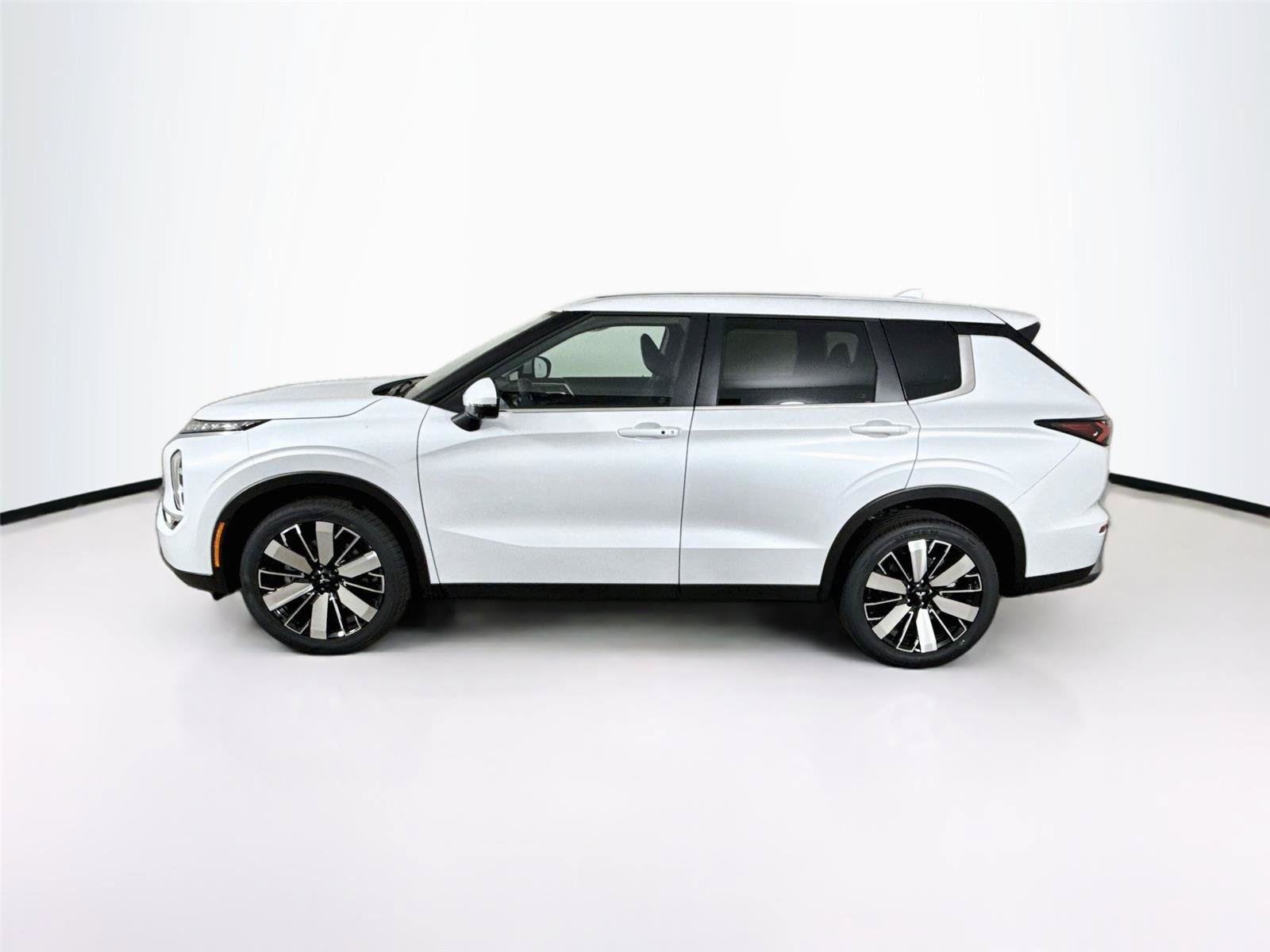 New 2026 Mitsubishi Outlander SE FWD image 25