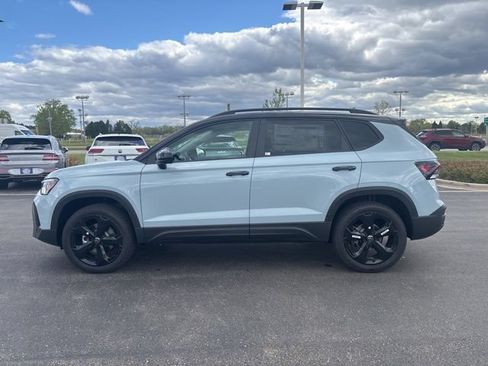 New 2026 Volkswagen Taos SE AWD/4WD image 8