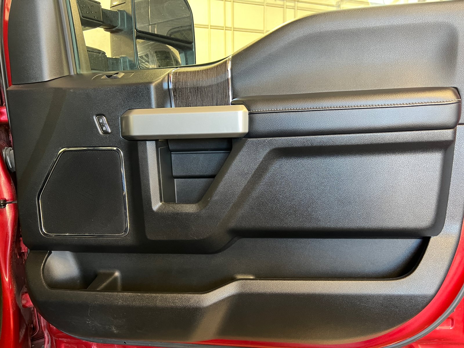 Used 2020 Ford F350 Lariat AWD/4WD image 31