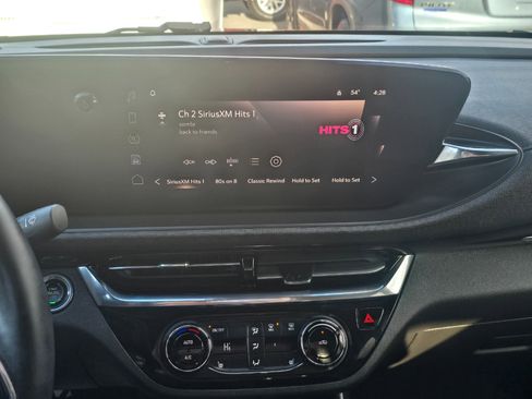 Used 2024 Buick Envista Sport Touring w/ Convenience I Package image 9