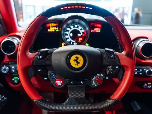 Used 2022 Ferrari 812 Competizione image 5