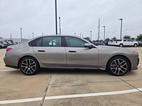 Used 2024 BMW 740i RWD image 4