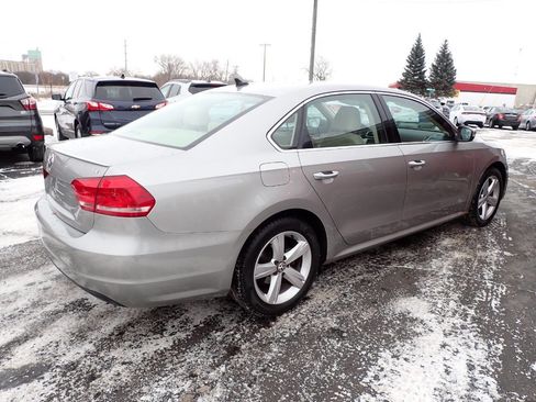 Used 2013 Volkswagen Passat 2.5 SE image 6