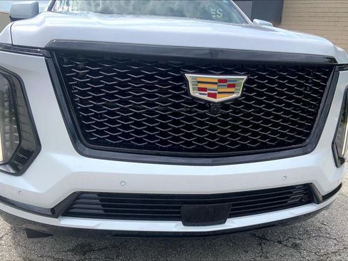 Certified 2026 Cadillac Escalade Platinum Sport AWD/4WD image 30