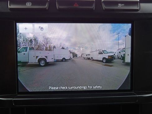 Used 2024 Ford F550 4x4 Crew Cab Super Duty w/ XLT Value Package image 24