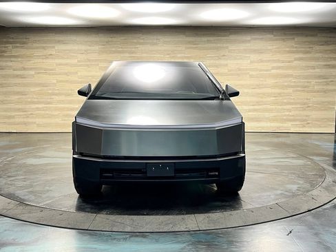 Used 2025 Tesla Cybertruck Cyberbeast AWD/4WD image 7
