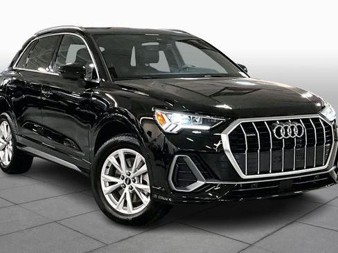 Certified 2025 Audi Q3 2.0T Premium w/ Convenience Package image 3