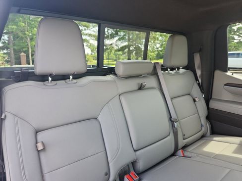 Certified 2024 GMC Sierra 1500 SLT w/ SLT Premium Plus Package AWD/4WD image 9