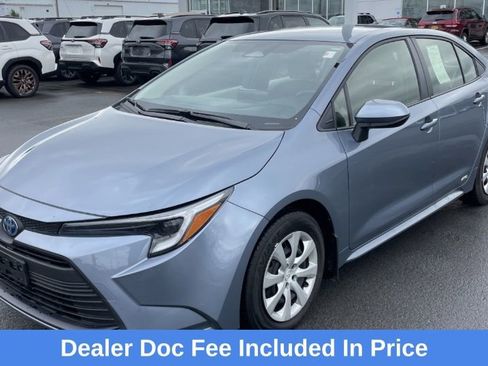 Used 2024 Toyota Corolla LE AWD/4WD image 1