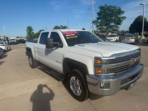 Used 2015 Chevrolet Silverado 2500 LT w/ LT Convenience Package AWD/4WD image 3