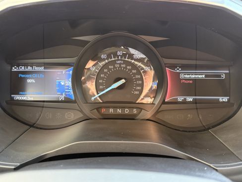 Used 2019 Ford Edge Titanium w/ Cold Weather Package image 16