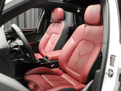 New 2026 Porsche Macan S AWD/4WD image 18
