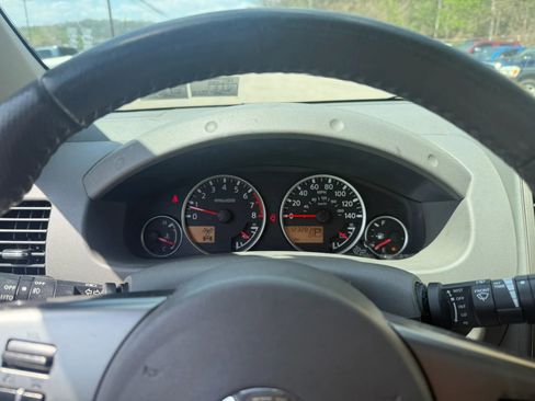 Used 2011 Nissan Frontier SL w/ Moonroof Pkg image 9