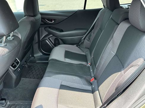 Used 2025 Subaru Outback Premium AWD/4WD image 14