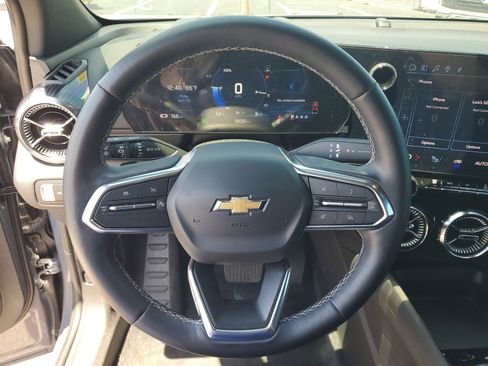 Used 2024 Chevrolet Blazer EV LT AWD/4WD image 18