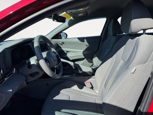 Certified 2023 Hyundai Elantra SEL image 9