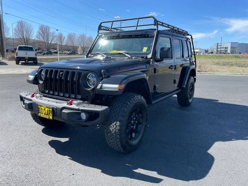 Used 2022 Jeep Wrangler Unlimited Rubicon w/ Steel Bumper Group AWD/4WD image 7
