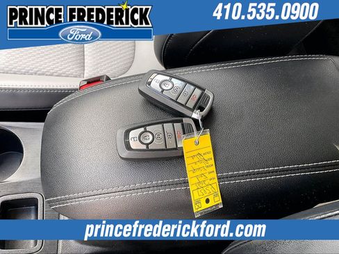 Used 2025 Ford Escape SE image 10