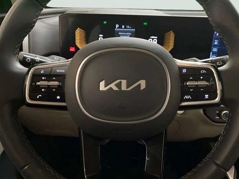 Used 2025 Kia Sorento S AWD/4WD image 37