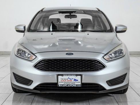 Used 2015 Ford Focus SE image 3