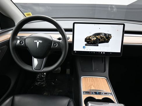 Used 2023 Tesla Model Y Long Range image 21