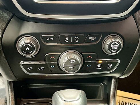 Used 2022 Jeep Cherokee Latitude Lux image 15