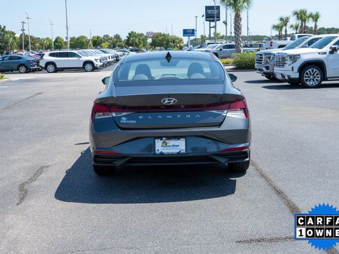 Used 2023 Hyundai Elantra SEL w/ Convenience Package FWD image 4