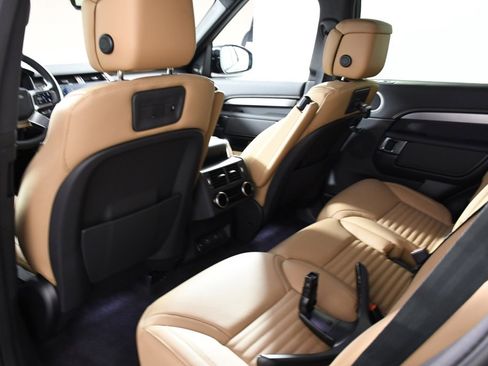 New 2026 Land Rover Discovery Limited Edition image 27