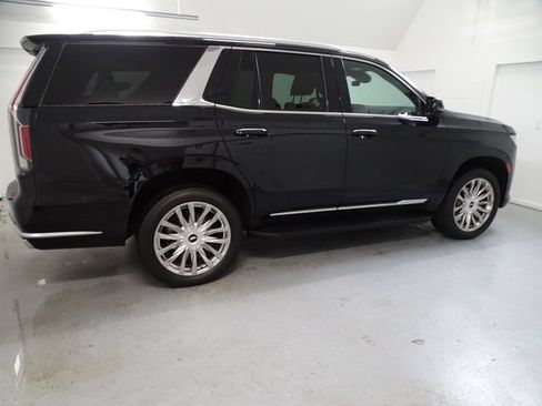 Certified 2024 Cadillac Escalade Premium Luxury w/ LPO, Floor Liner Package AWD/4WD image 25