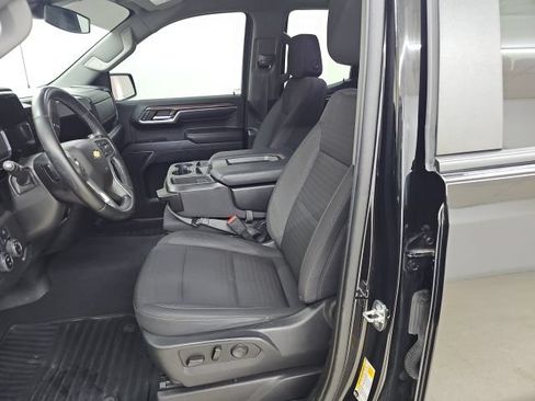 Used 2023 Chevrolet Silverado 1500 LT AWD/4WD image 2